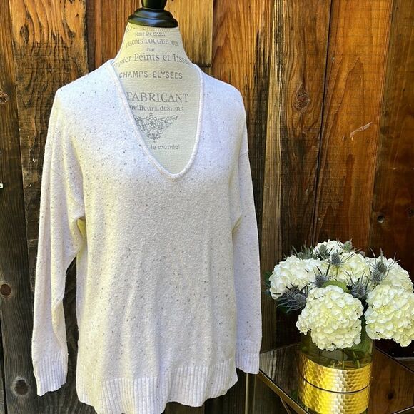 STARS ABOVE LONG SLEEVE V-NECK SWEATER. Size S - Picture 1 of 7